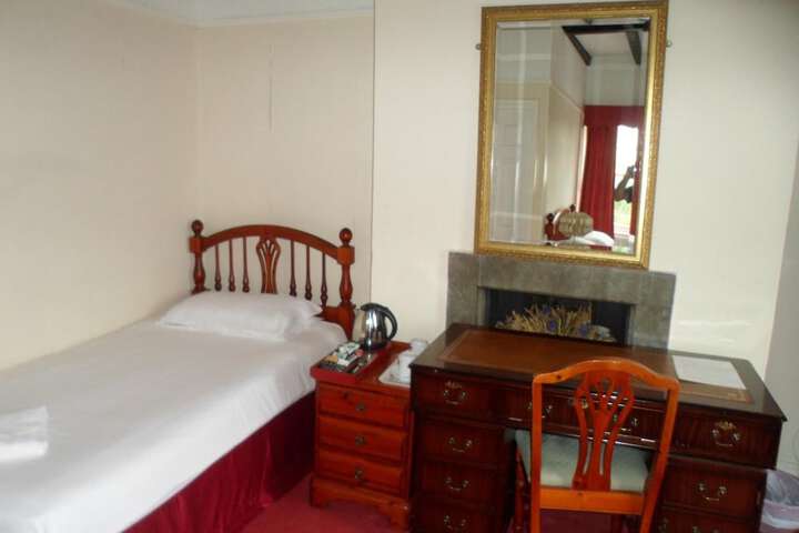 Room 10 of 37