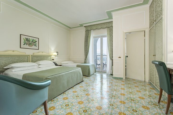 Room 28 of 116
