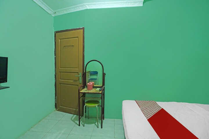 Room 18 of 23