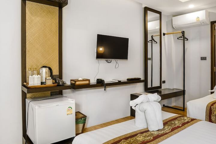 Room 5 of 44