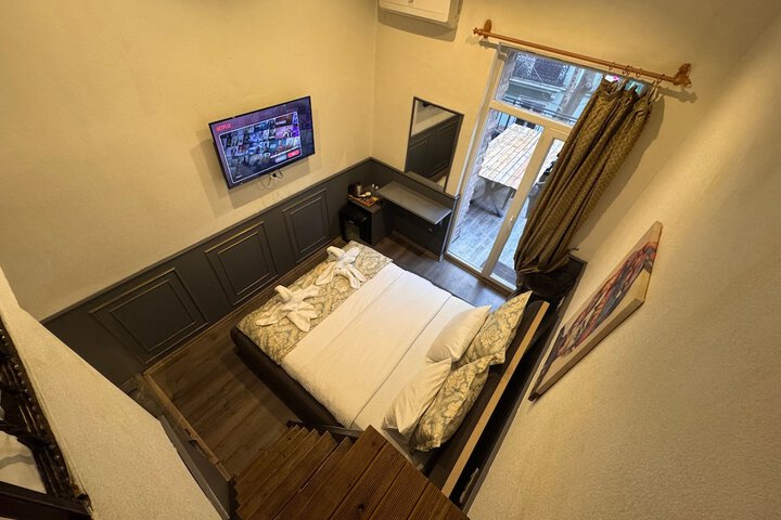 Room 27 of 75