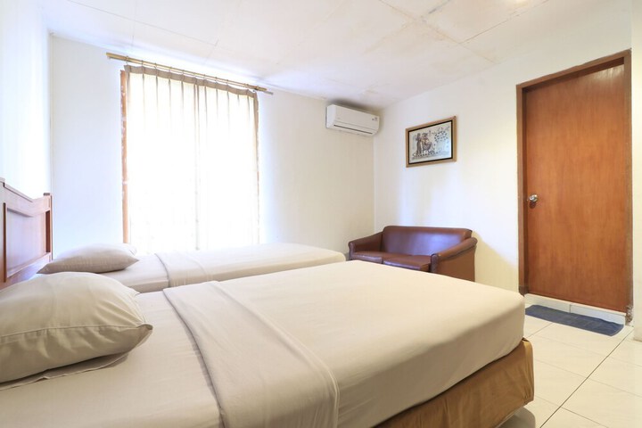 Room 6 of 25