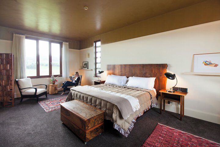 Room 10 of 46