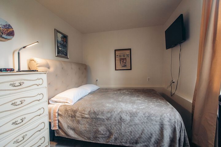 Room 74 of 180