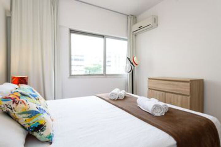 Room 11 of 27