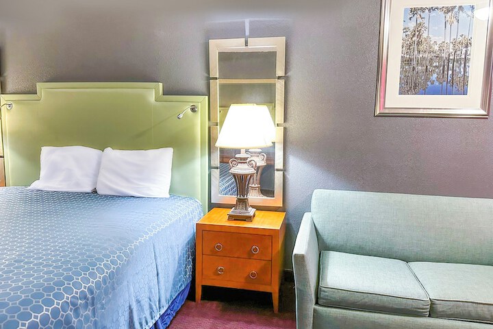 1 King Bed (21 of 21)