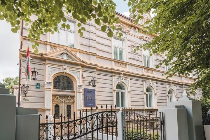 Roze Villa