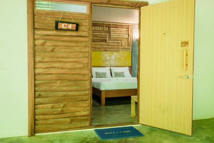 Room 29 of 90