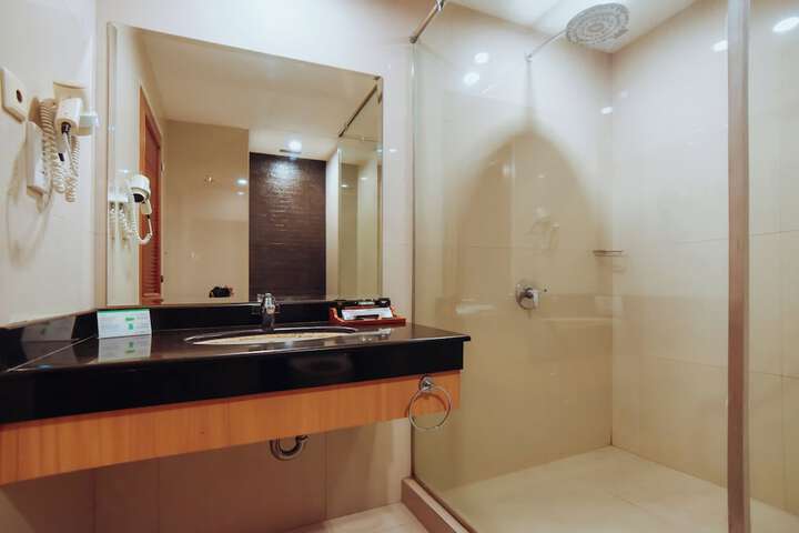 Clean Restrooms