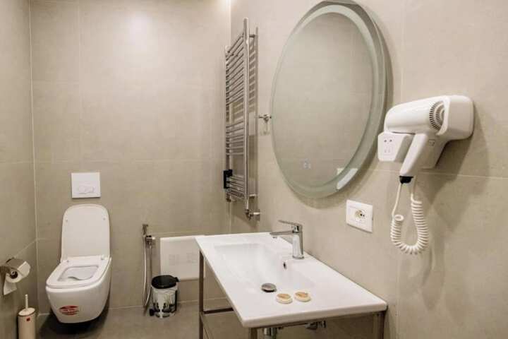Room 105 of 132