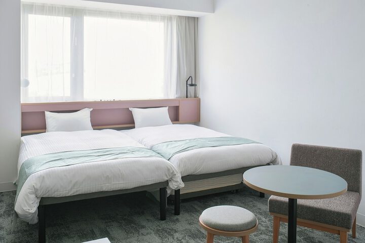 Room 26 of 74