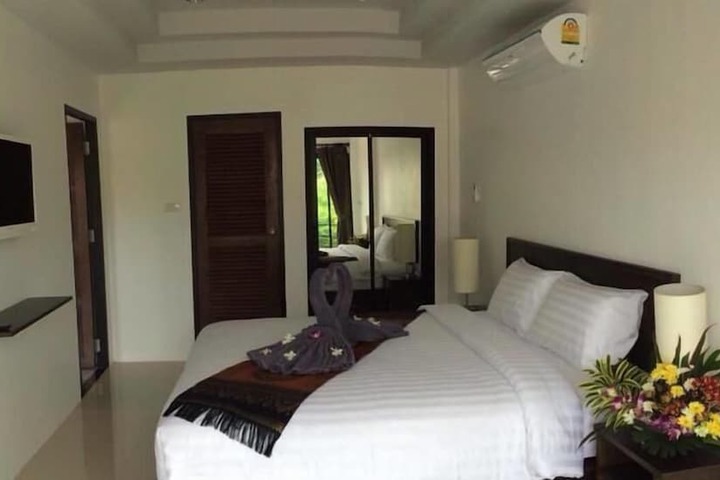 Room 4 of 34