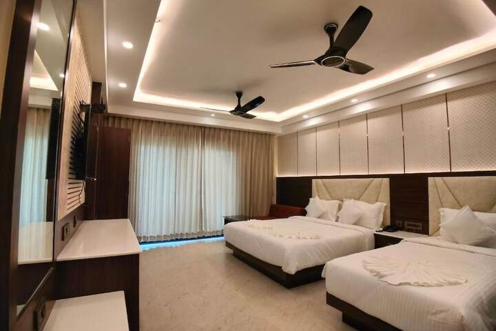 Room 7 of 17