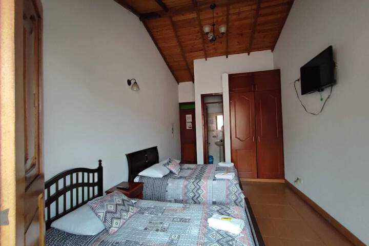 Room 4 of 7