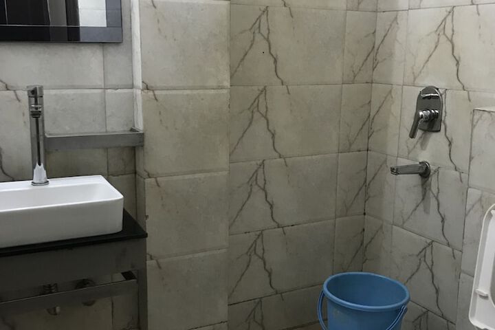Room 16 of 25
