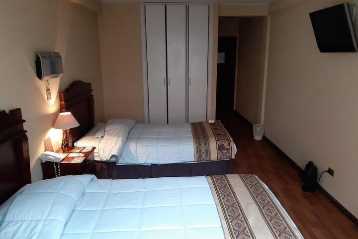 Room 11 of 39