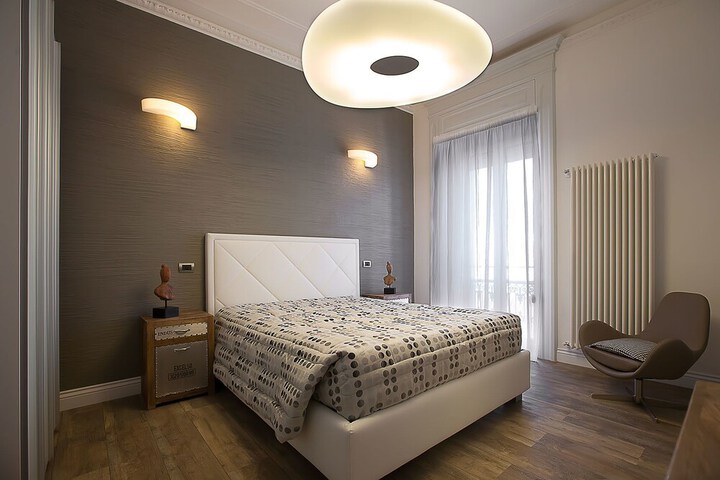 Room 28 of 49