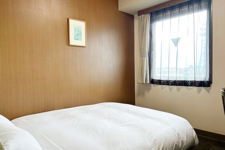 Room 5 of 23