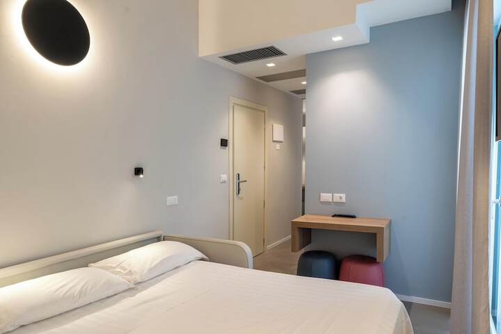 Room 58 of 211