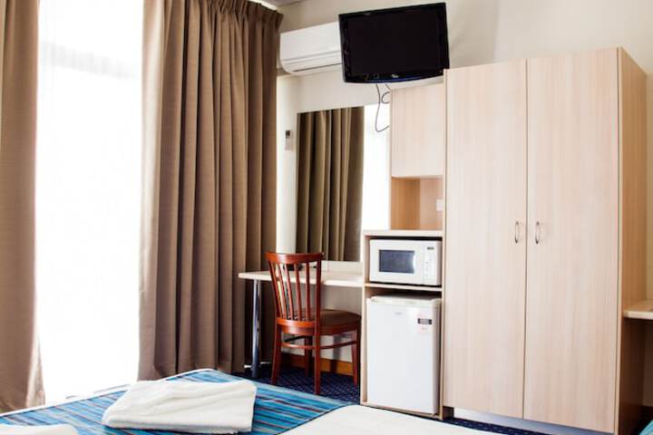 Room 11 of 37