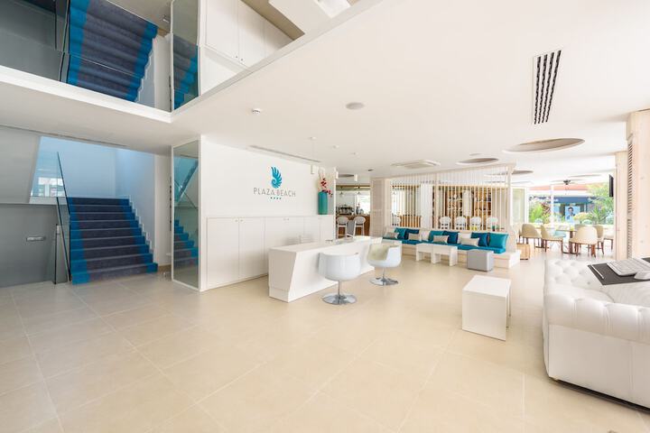 Entrance & Lobby