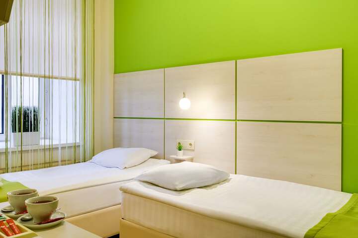 Room 12 of 95