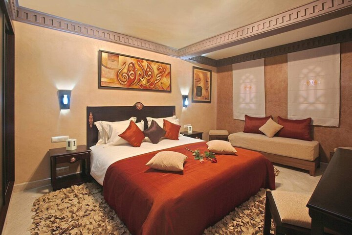 Room 4 of 33