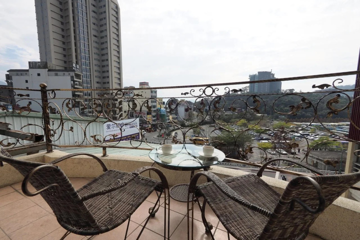 balcony