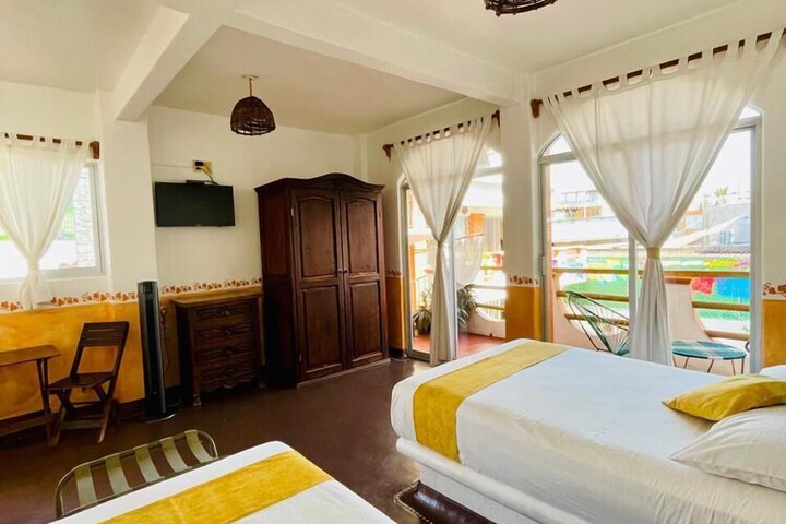 Room 16 of 33