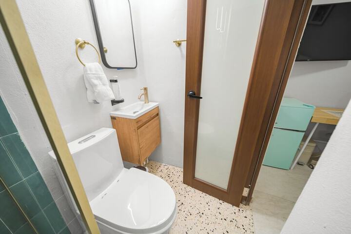 Room 14 of 25