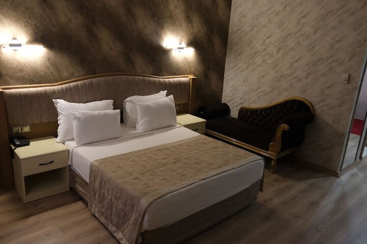 Room 15 of 46