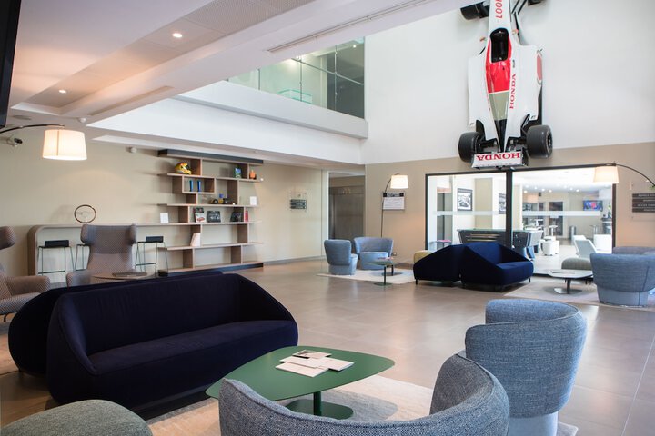 Guest Lobby