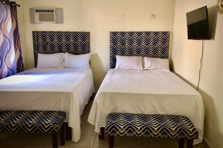 Room 10 of 29