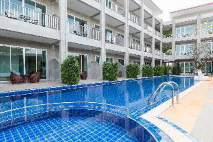 ZEN Rooms Takua Thung Road