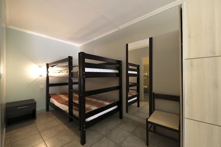 Room 12 of 50