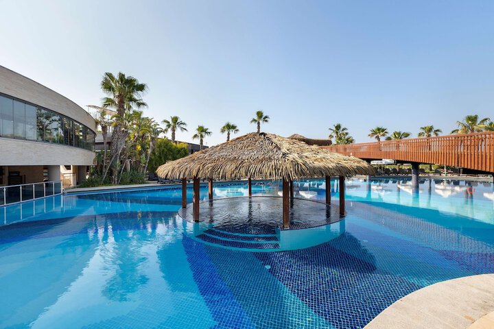 Pools & Facilities