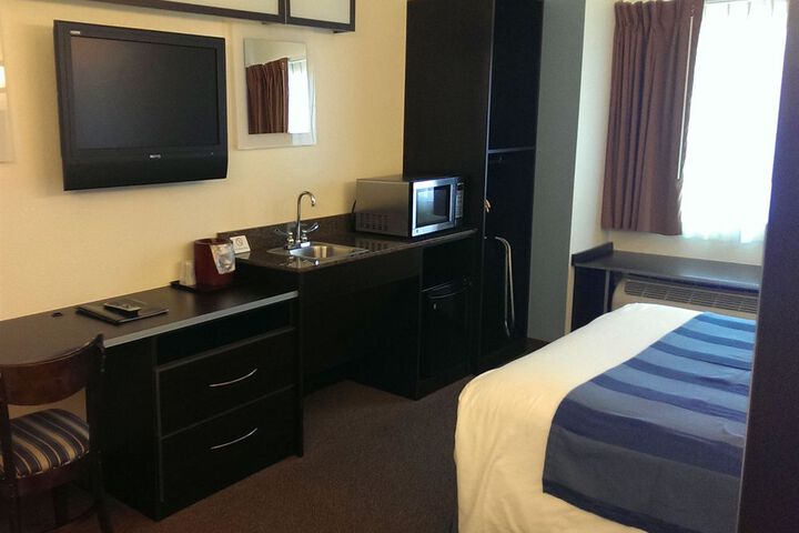 Room 13 of 29