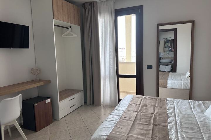 Room 3 of 62