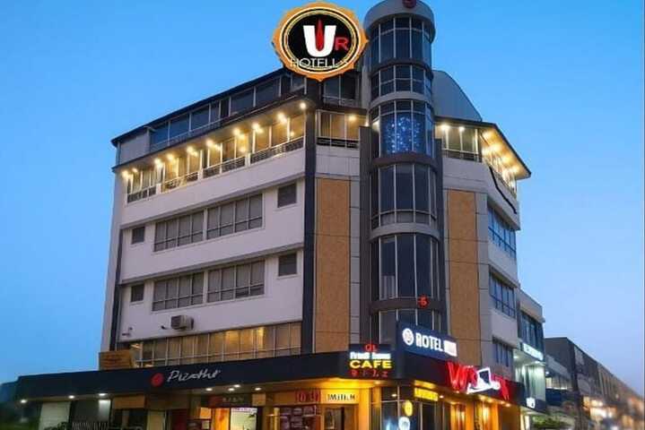 Hotel Ur in Prayagraj