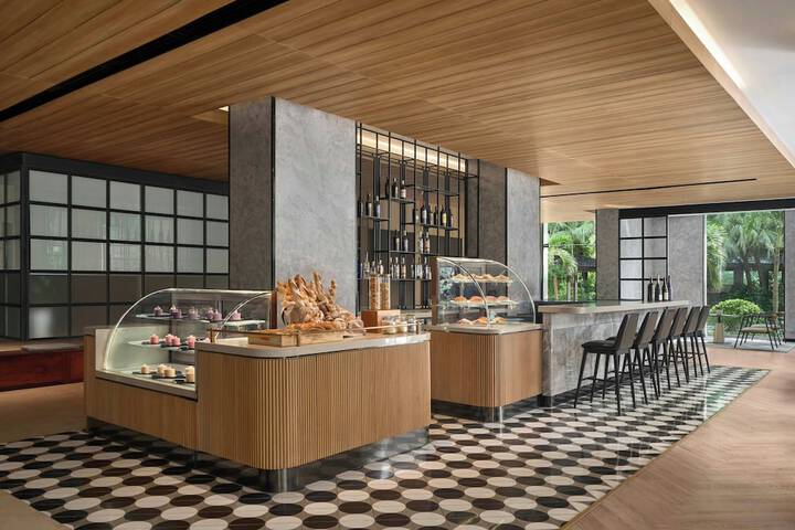 Hotel Interior 8 of 95