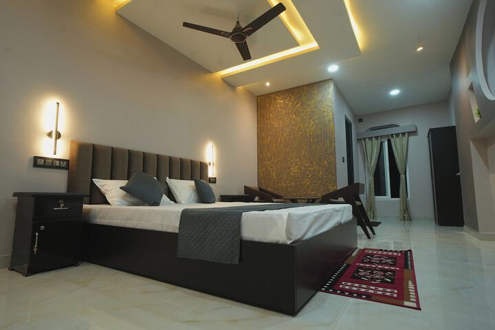 Room 9 of 27