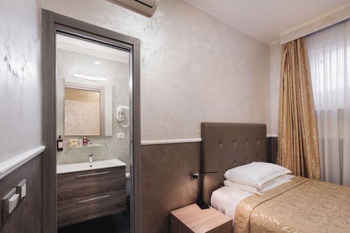 Room 83 of 180