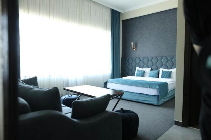 Room 6 of 51