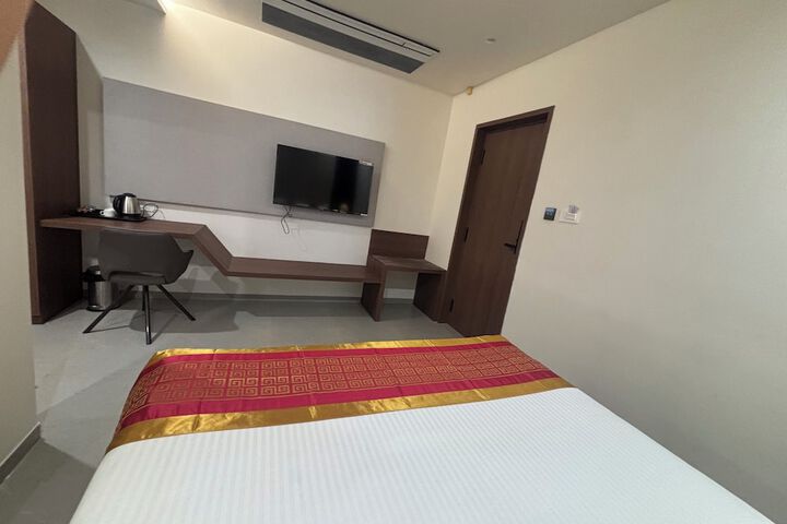 Room 13 of 40