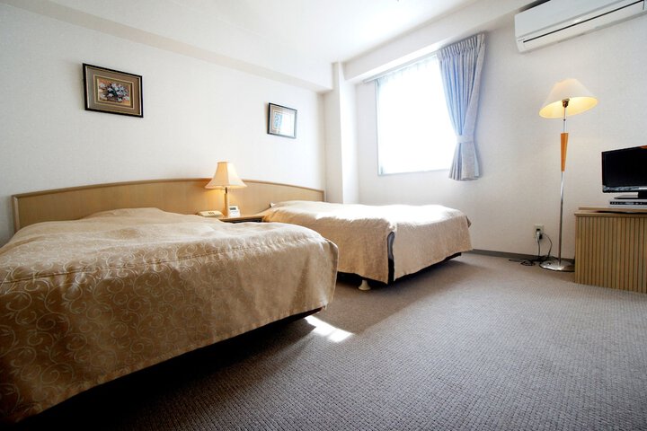 Room 17 of 35