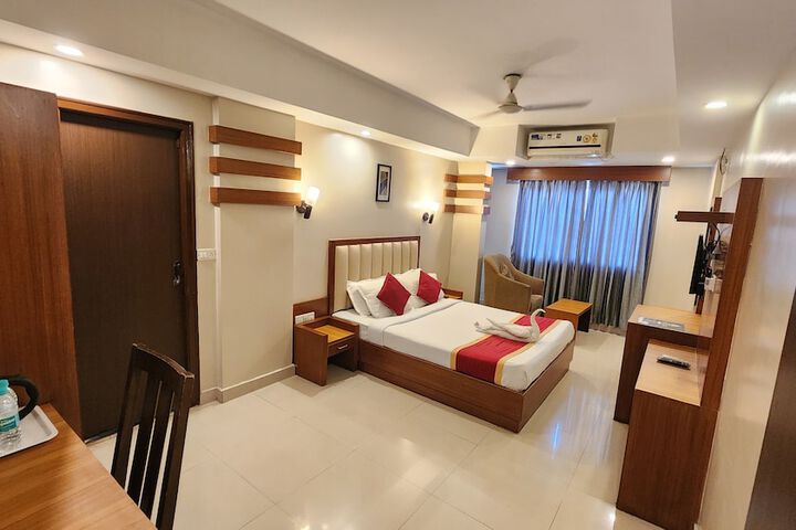 Room 4 of 10