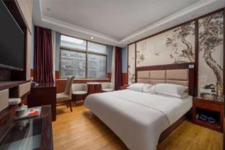 Room 5 of 7