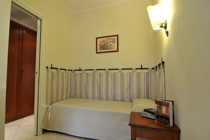 Room 93 of 159
