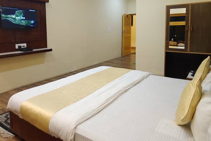 Room 2 of 49