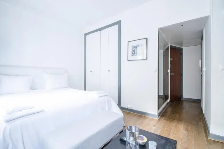 Room 5 of 15